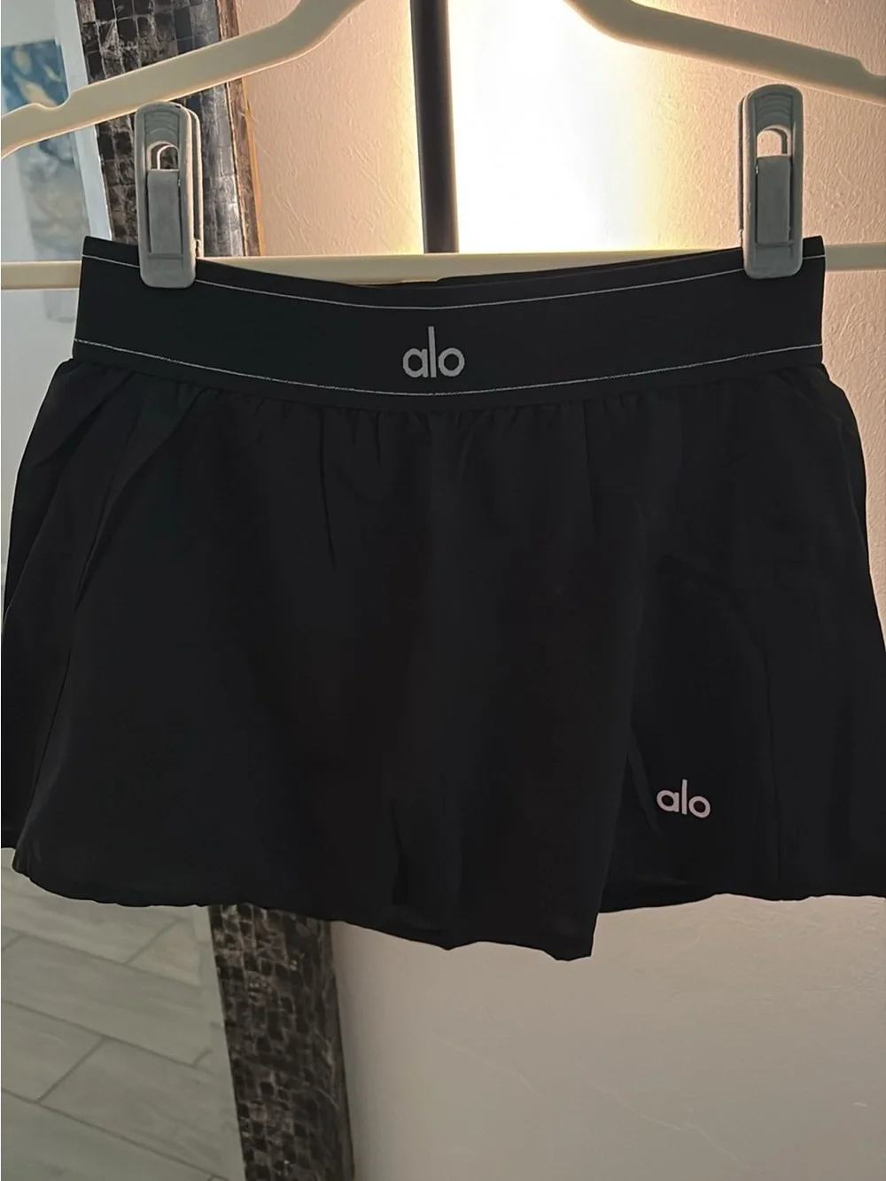 ALO Yoga reposhing this